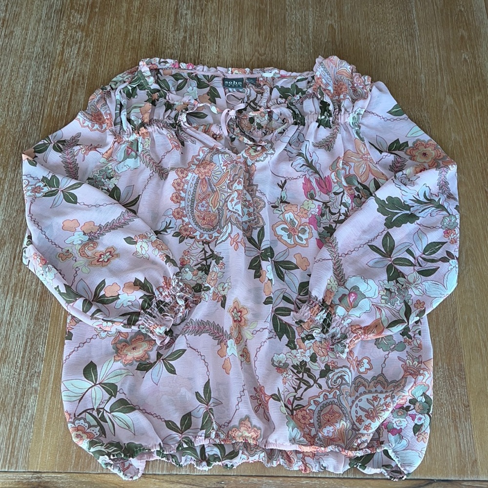 Soho blouse. Size M. NWOT.